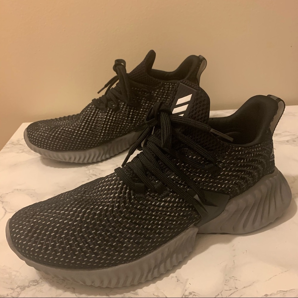 ADIDAS  ALPHABOUNCE RUNNING SHOES
